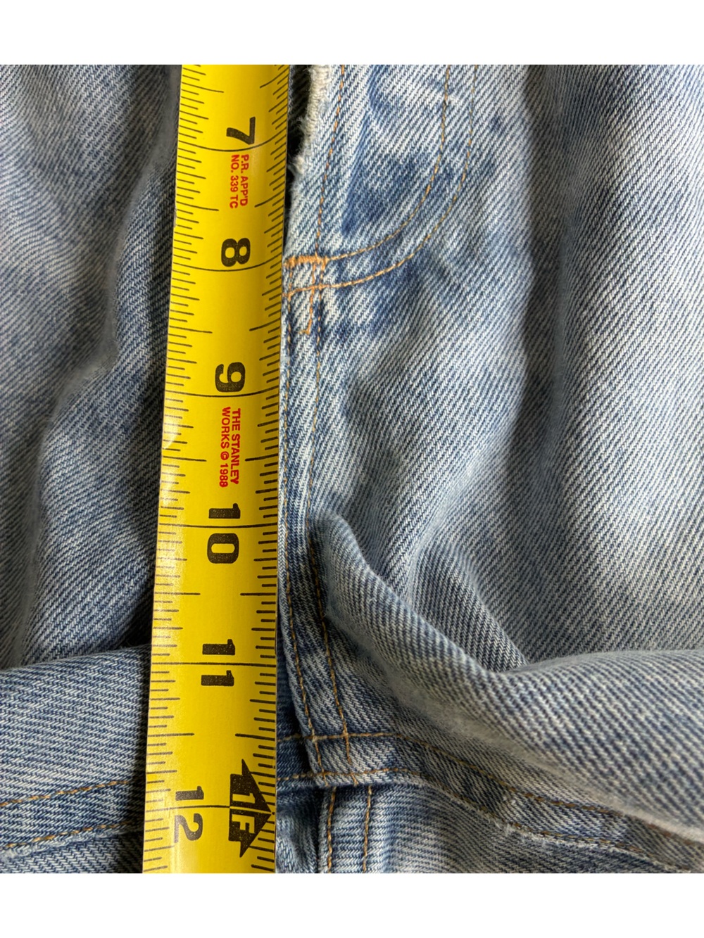 AGOLDE Shorts Women’s 24 90’s Mom Short Distressed Button Fly 100% Cotton - Picture 7 of 9